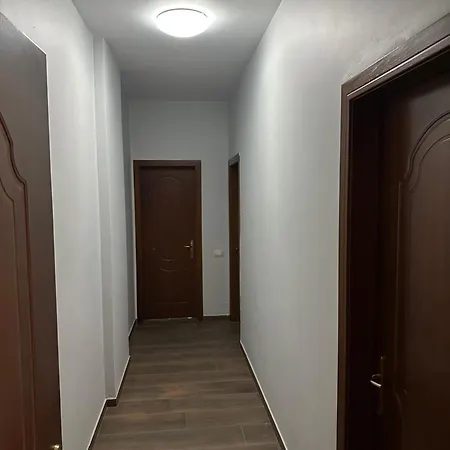 Center فلورا